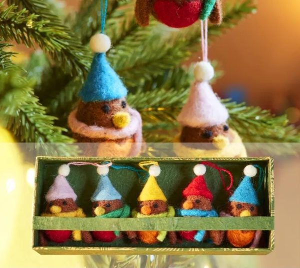 Set of 5 Hanging Felt Robin Decorations